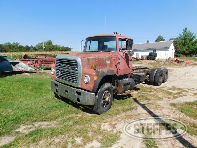 1975 Ford LN8000